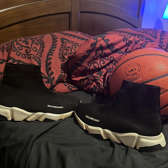 I am selling these balenciagas for 85$ so I can save money for when I get older.